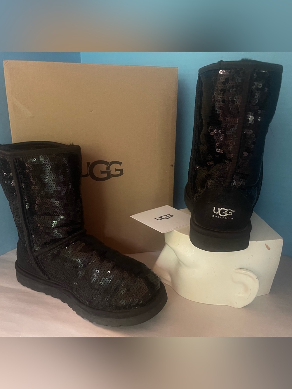 UGG Classic Short Sequin Boots woman size 6 Black Sparkle Sheepskin